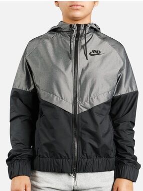Nike Women’s Sportswear Windrunner Jacket